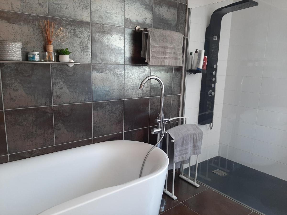 Chambre Double Dans Maison Chaleureuse Et Familiale Carcassonne Buitenkant foto